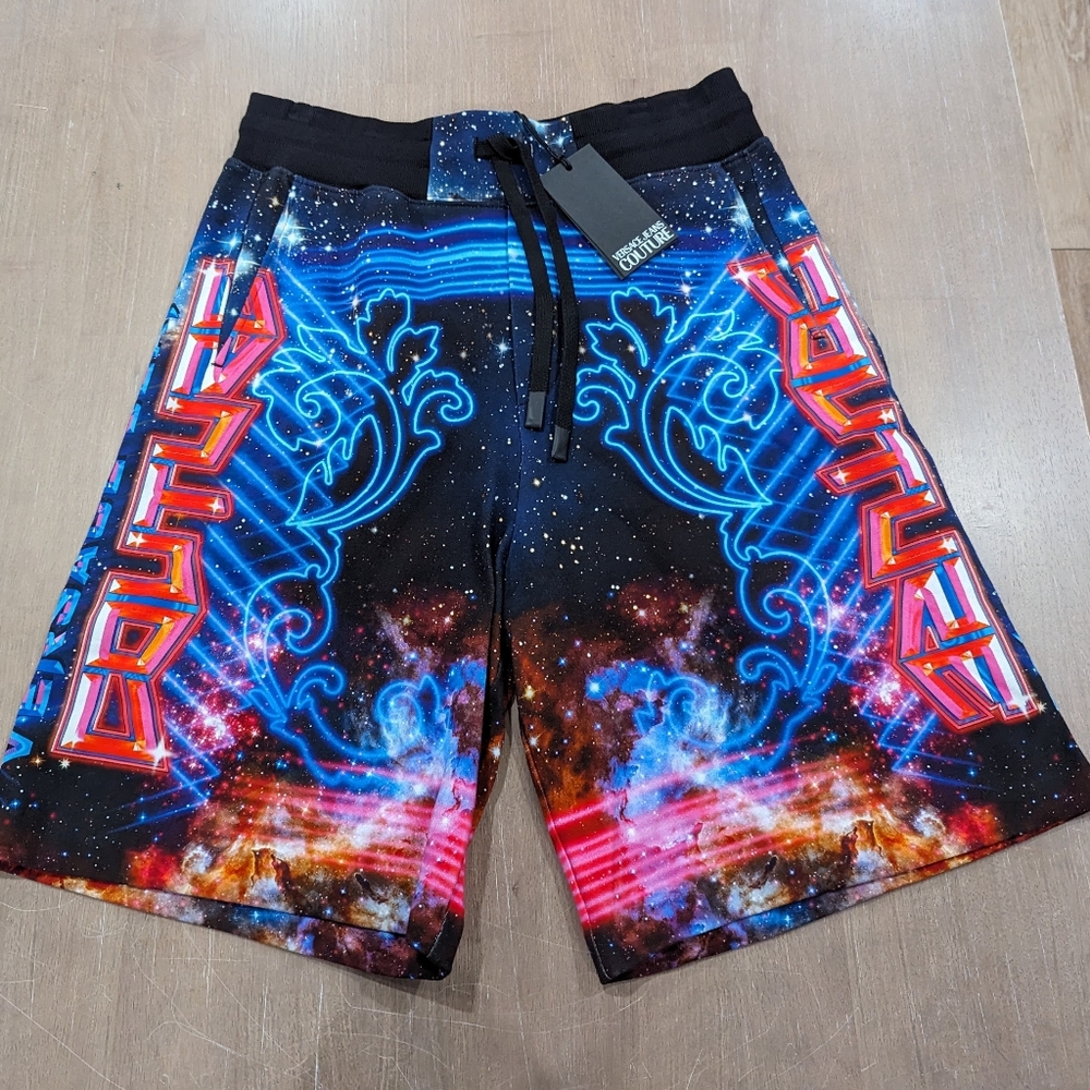 $550 Mens Versace Jeans Couture Galaxy Bermuda Shorts Black/Multi Large